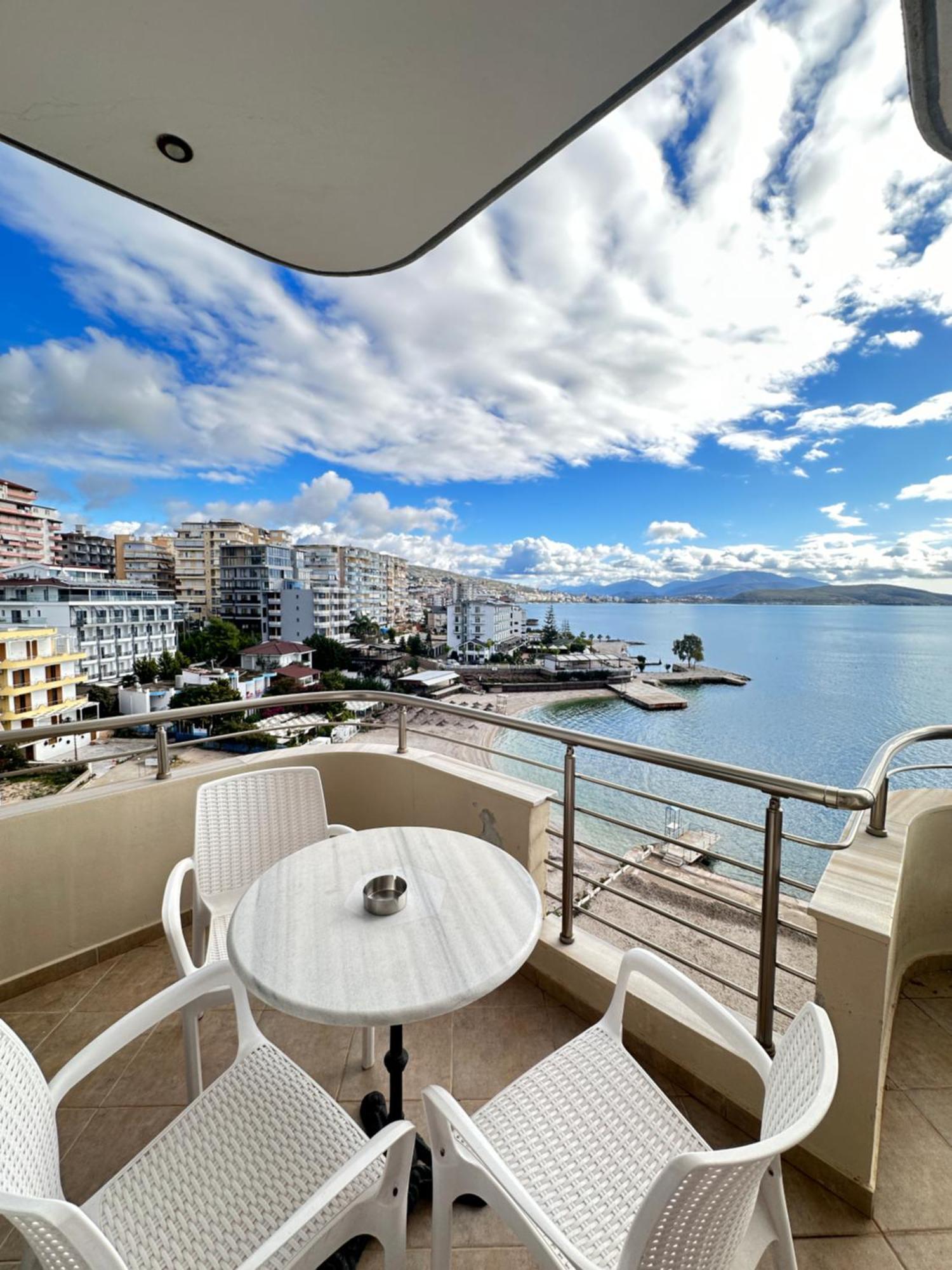Agora Sea View Apartment Sarandë Buitenkant foto